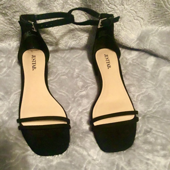 🖤💋 𝔸𝕞𝕪𝕟𝕕𝕒 𝔽𝕝𝕒𝕥 𝕊𝕒𝕟𝕕𝕒𝕝💋🖤 - Picture 3 of 3